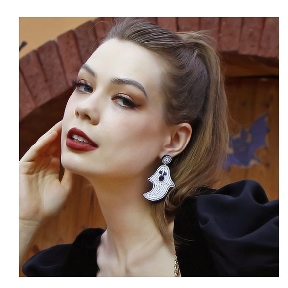 New! Women’s Beaded Rhinestone Bling Ghost Boo Halloween Earnings Set - Picture 6 of 6